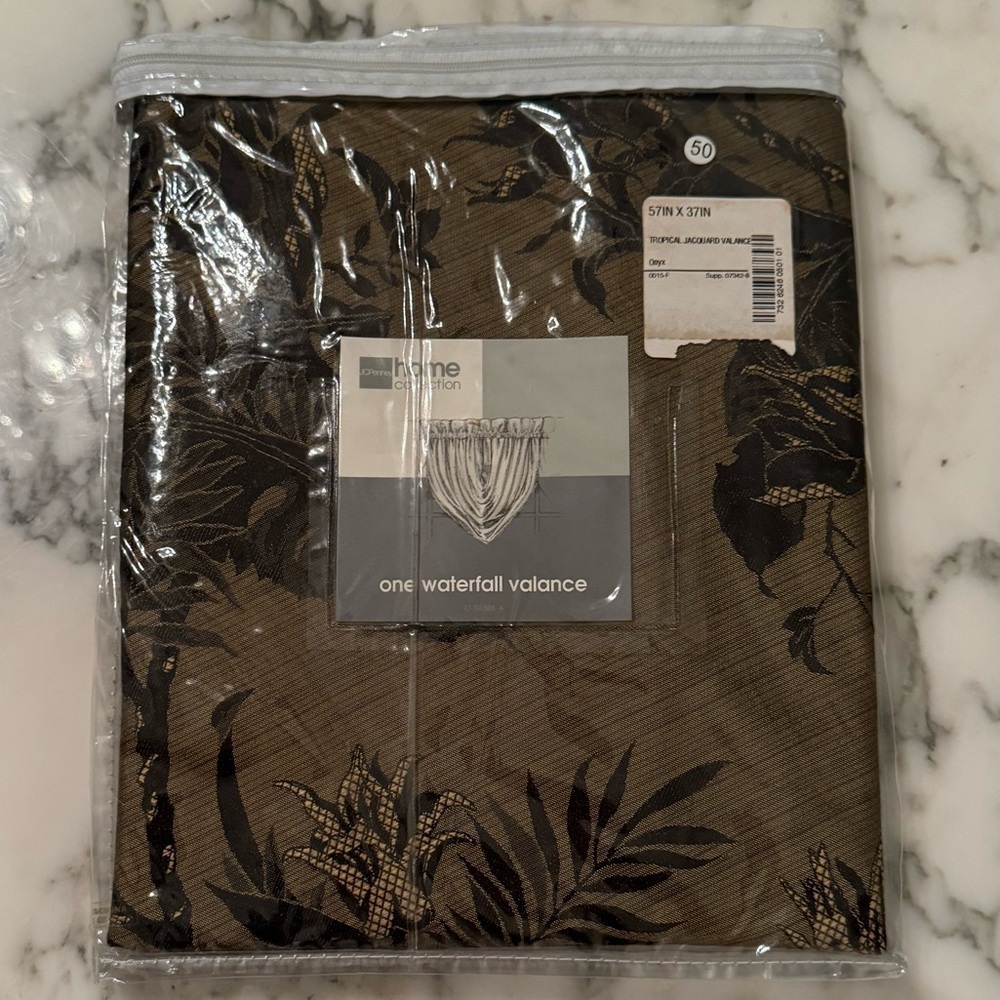 NWT JC Penny Home Tropical Jacquard Waterfall Valance Brown Black Tassel 57x37”